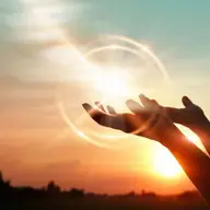 A fi prezent și puterea credinței