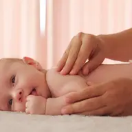 Îngrijirea pielii delicate a bebelușului: cele mai bune produse și practici