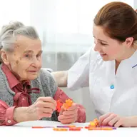 Ghidul familiei: cum să alegi cel mai bun cămin pentru persoanele dragi?