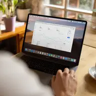 Ventilatorul laptopului este zgomotos. Ce trebuie sa faci?