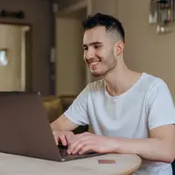 Cum să îți controlezi emoțiile în timpul sesiunilor de joc la cazino