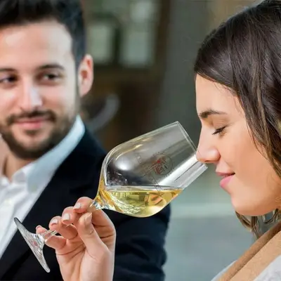 Degustare de vin - un cadou perfect pentru orice cuplu