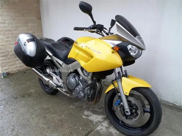 Yamaha TDM 900 cc, AN 2002, 85 CP