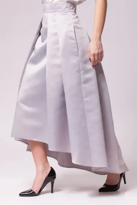 Descopera latura ta eleganta cu fuste dama