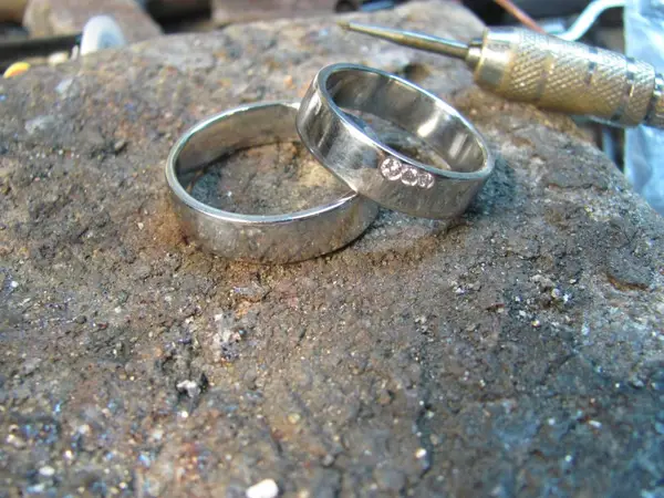 Bijutier sau gemolog