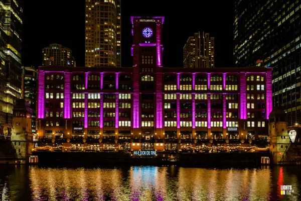 Dialog al dorului între Chicago, Cluj-Napoca și București. „TE AȘTEPT” s-a aprins în capitală
