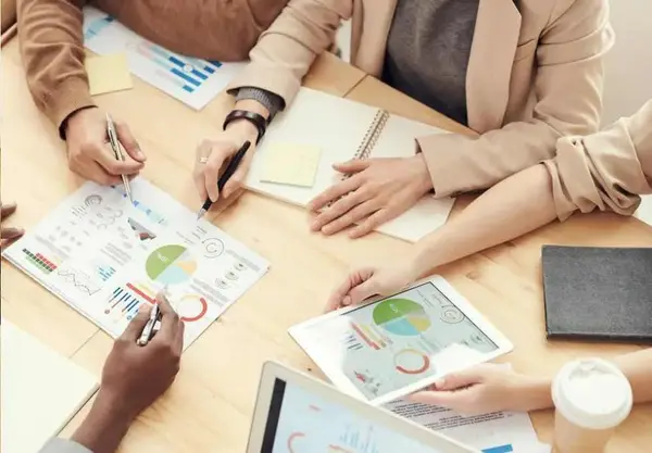 ERP: ce este și cum poate transforma afacerea ta