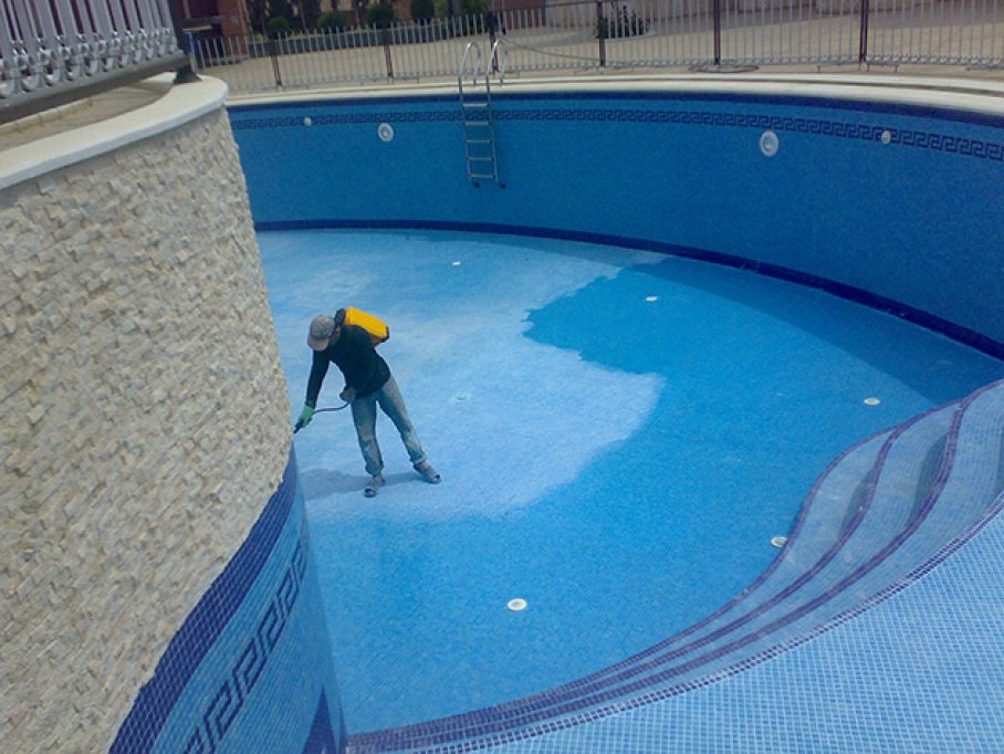 Facilitati impermeabilizarea piscinei cu hidroizolatii piscine durabile si sigure!