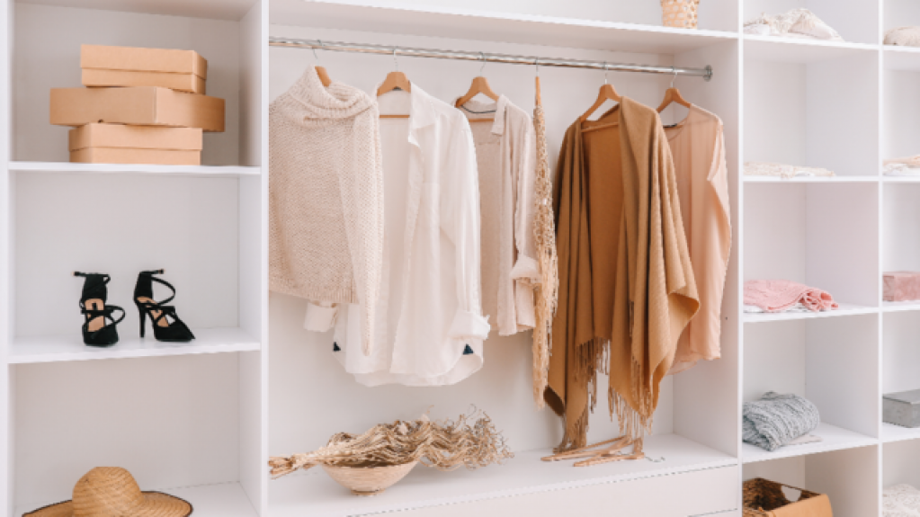 Cum alegi dulapul potrivit - un plus de spațiu în garderoba ta