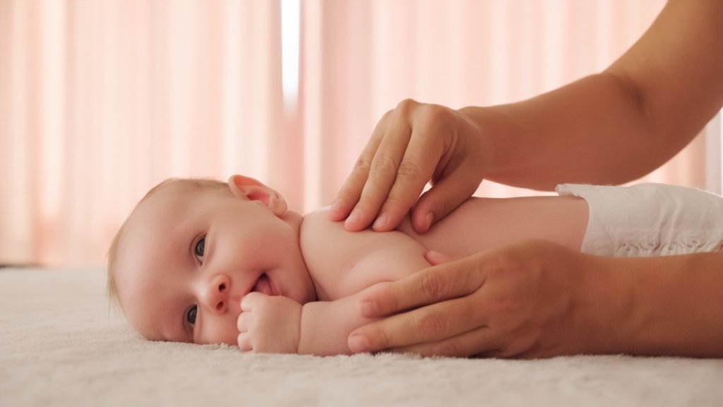 Îngrijirea pielii delicate a bebelușului: cele mai bune produse și practici