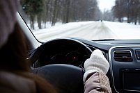 8 sfaturi pentru condusul în siguranță pe timp de iarnă - ajungi cu bine acasă