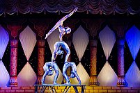 Quick Change: schimbări rapide de costum și efectul de surpriză în spectacol