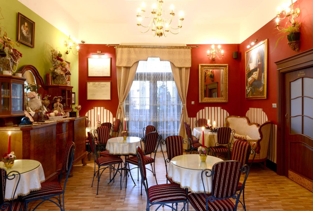 Cafe Mozart